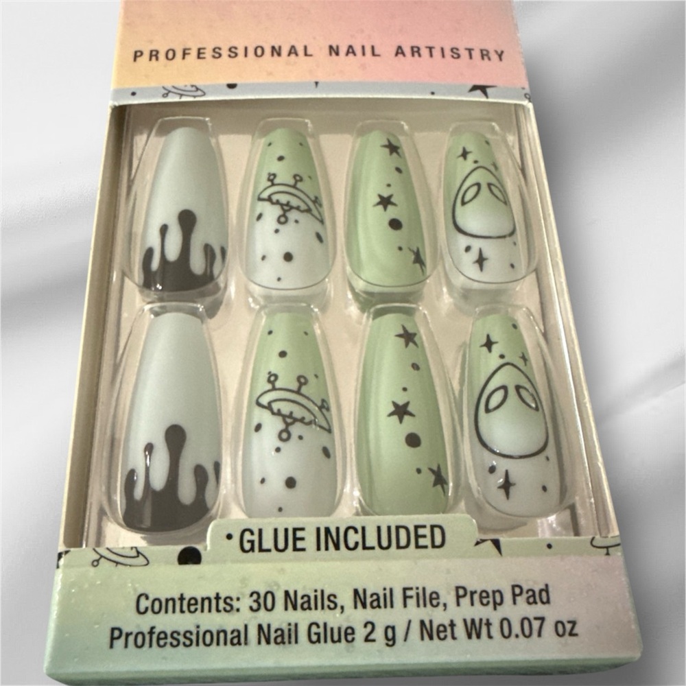 Alien UFO  Salon, Perfect Nails  Coffin Long  Green Blue